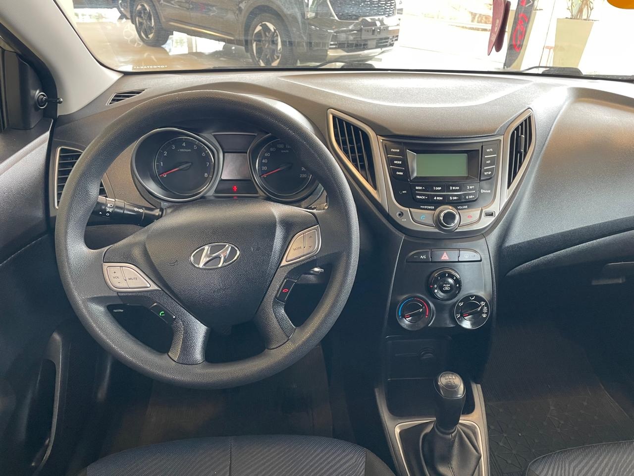 Foto Hyundai HB20 1.6 2013